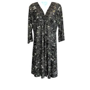 En Focus Studio Black and Off White Print  V Neck 3/4 length Sleeve 12